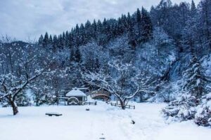 秋田県横手市といえば雪とかまくら